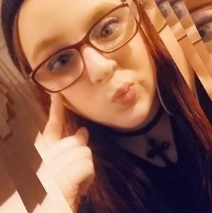 Meet your Posher, Desiree